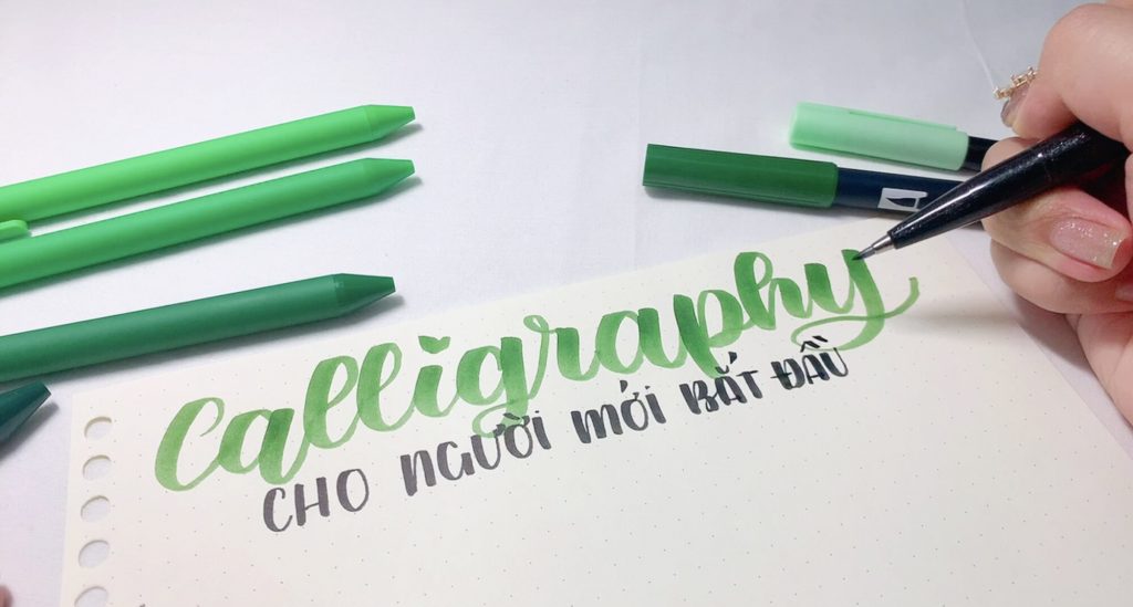 Viết Calligraphy là một nghệ thuật để tạo ra những bức tranh đẹp và độc đáo. Hãy xem bức ảnh này để tìm hiểu thêm về các phương pháp và kỹ thuật để nâng cao kỹ năng của bạn.