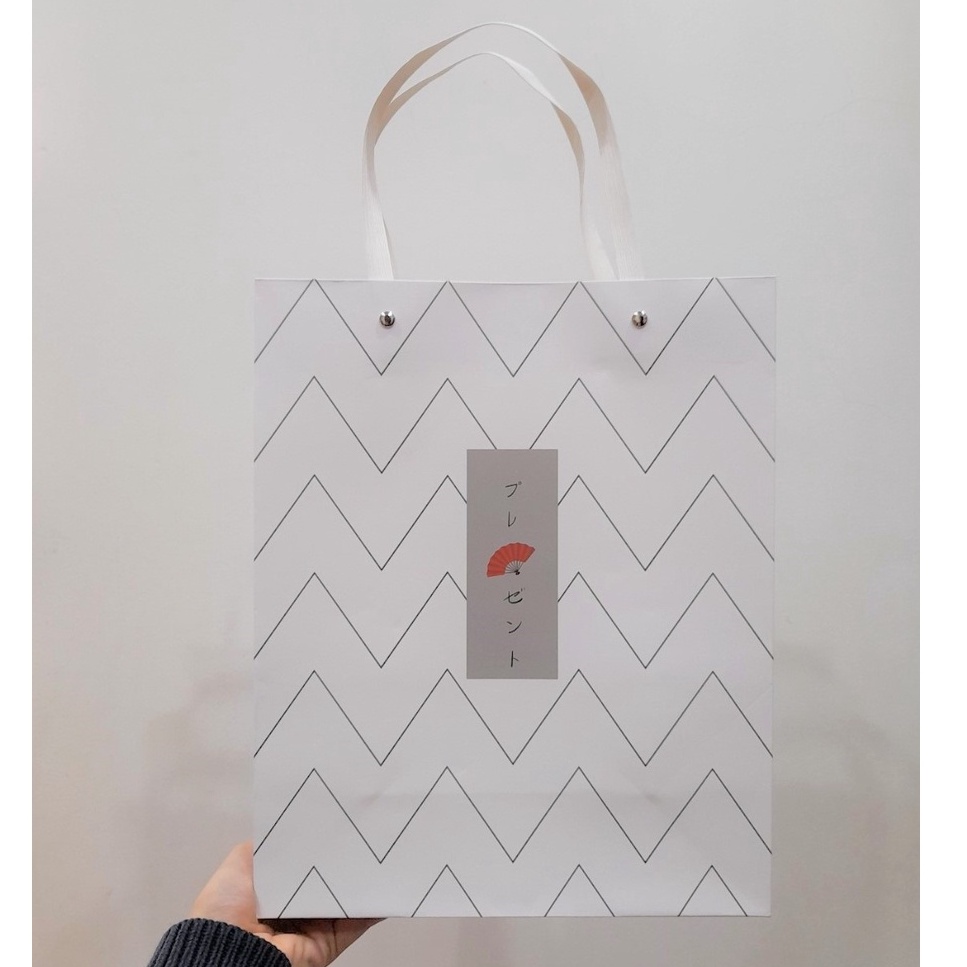 Cách Làm Túi Đựng Quà Cực Đơn Giản Và Đẹp  DIY How To Make A Paper Gift  Bag  YouTube